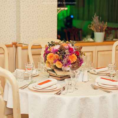 Autumn pink wedding reception decor