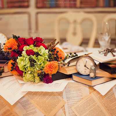 Themed autumn wedding floral decor