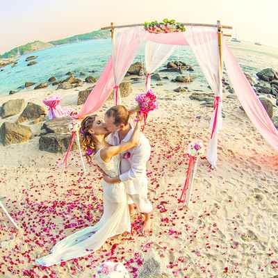 Overseas pink real weddings