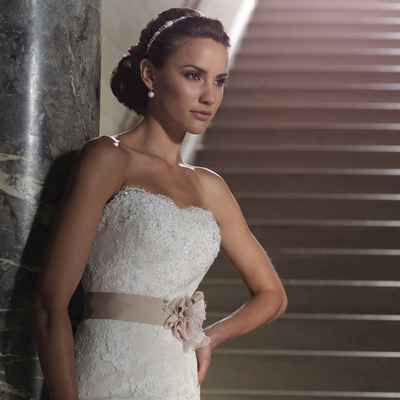 Ivory lace wedding dresses