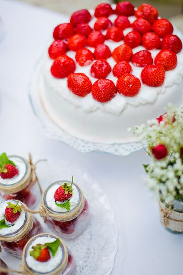Fruit red wedding cupcakes