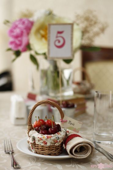 Fruit red wedding favours