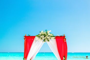 Beach red wedding ceremony decor Beach red wedding ceremony decor