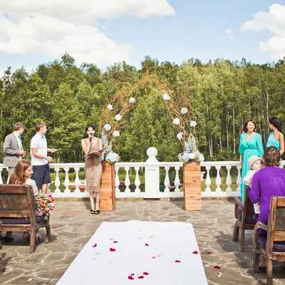 Brown wedding ceremony decor