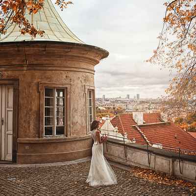 Overseas autumn real weddings