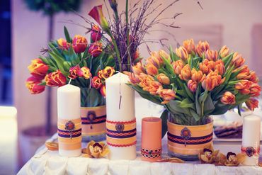 Spring orange wedding floral decor