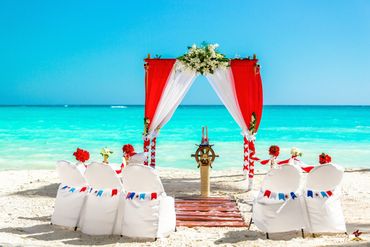 Marine white wedding ceremony decor