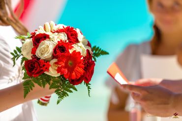 Overseas white rose wedding bouquet