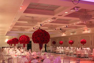 Red wedding floral decor