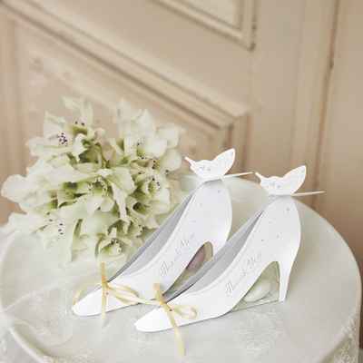 White wedding favours