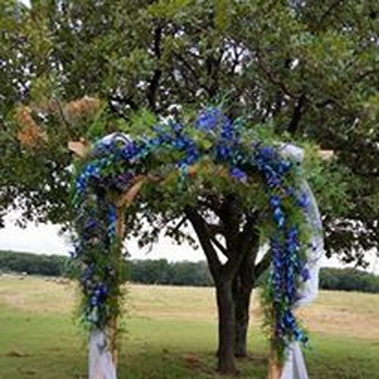 arches and ceremony flowers