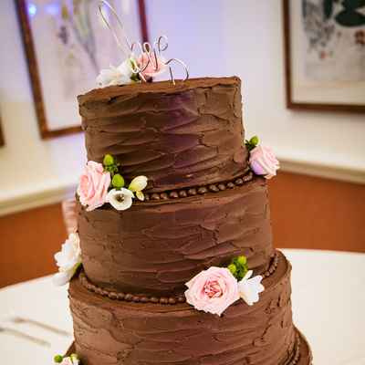 Brown wedding cakes