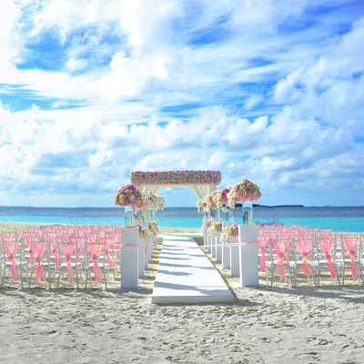 Beach pink wedding floral decor