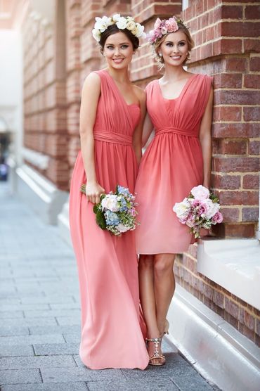 Outdoor red bridesmaids