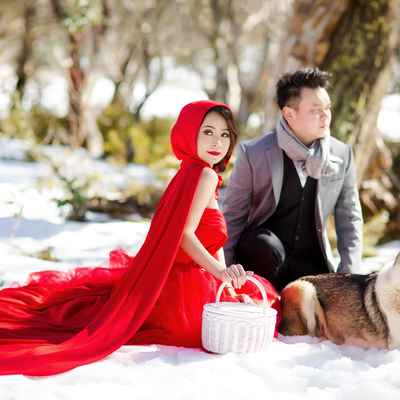 Outdoor winter red engagement