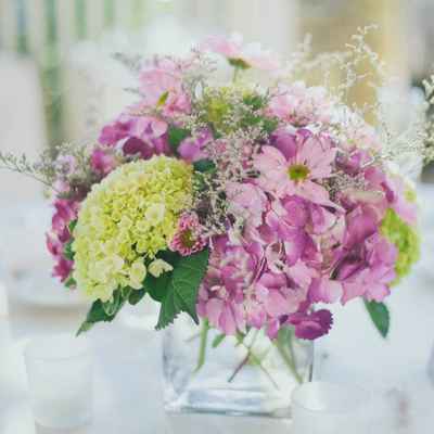 Overseas green wedding floral decor