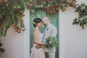Outdoor pink open wedding dresses