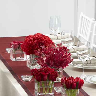 Overseas red wedding floral decor