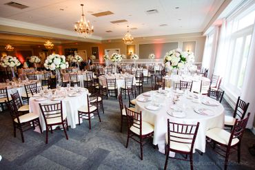 Overseas white wedding reception decor