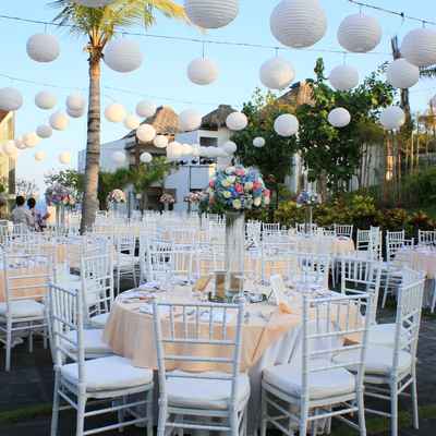 Outdoor white wedding reception decor