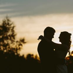 Outdoor wedding photo session ideas