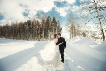 Outdoor winter white long wedding dresses
