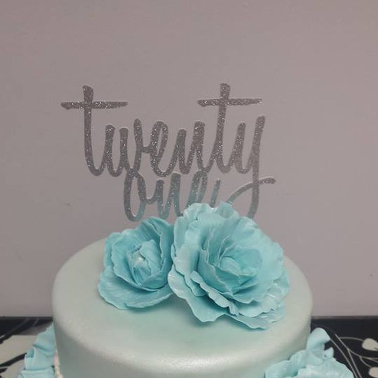 simple but elegant buttercream style wedding cake