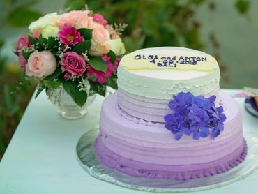 Purple wedding cakes