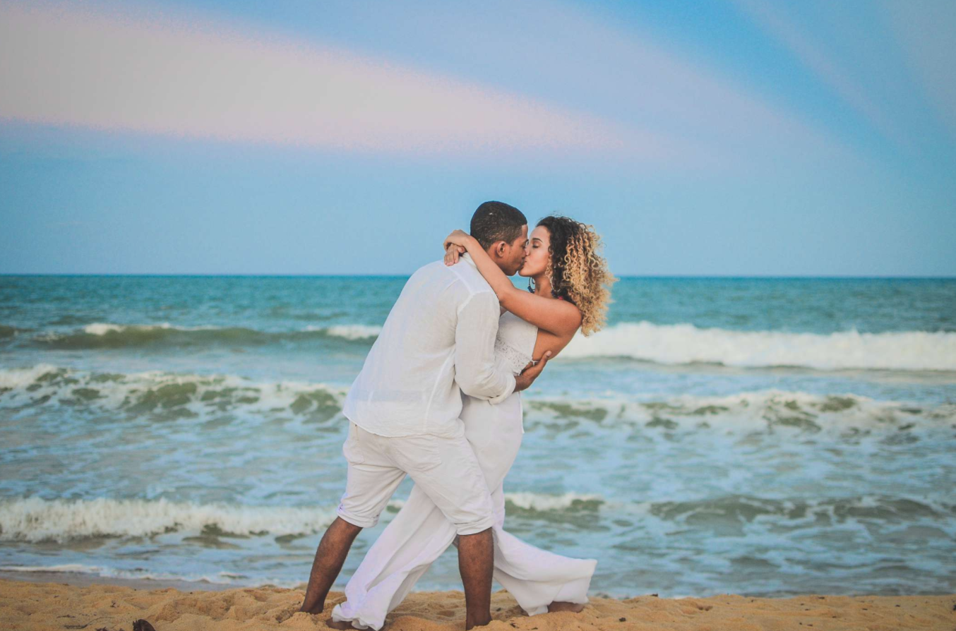Summer beach wedding photo session ideas