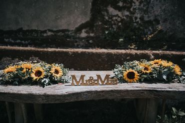 Brown outdoor wedding photo session decor